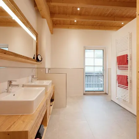 Schmid Apartment *
